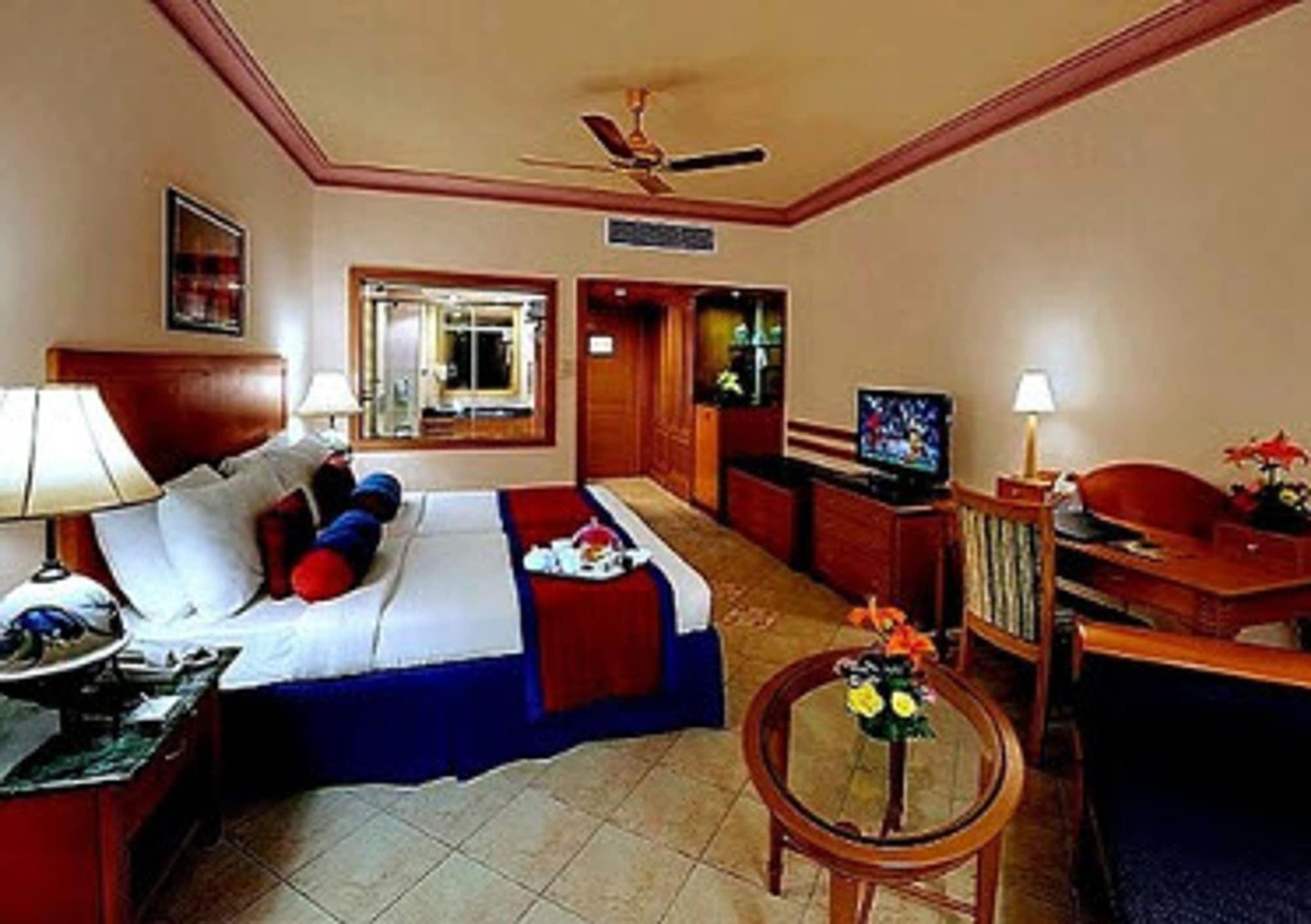 Kenilworth Resort & Spa, Goa Utorda Buitenkant foto